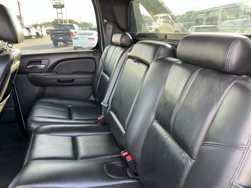 Used 2011 Chevrolet Avalanche LT AWD/4WD image 12
