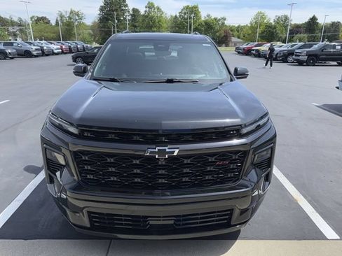 Used 2024 Chevrolet Traverse RS w/ LPO, Floor Liner Package AWD/4WD image 2