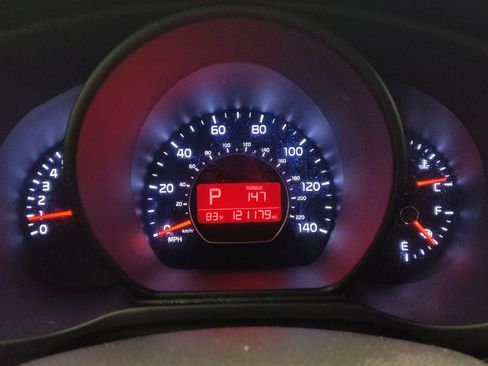 Used 2014 Kia Soul + w/ Primo Package FWD image 23