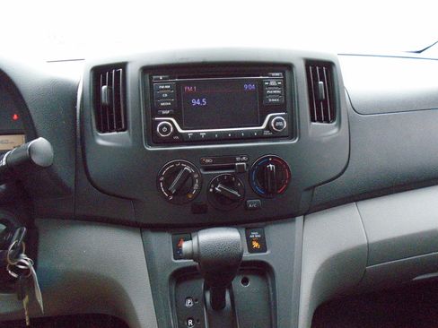 Used 2018 Nissan NV200 S FWD image 14