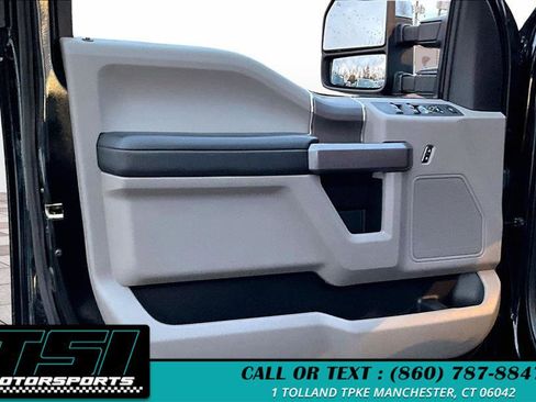 Used 2017 Ford F250 XLT w/ XLT Premium Package image 23