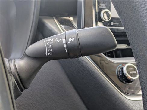 Used 2022 Toyota Corolla LE FWD image 13