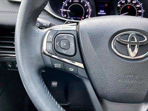 Used 2017 Toyota Avalon XLE Premium image 14