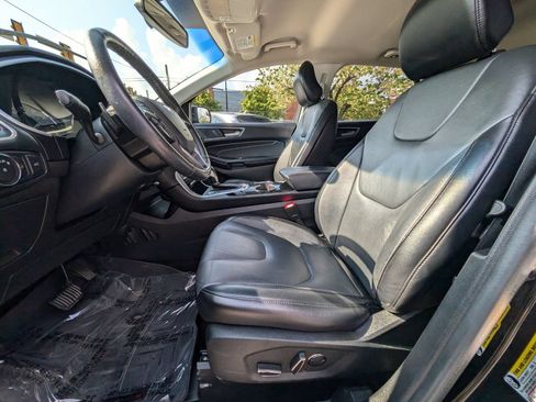 Used 2018 Ford Edge Titanium w/ Technology Package AWD/4WD image 15