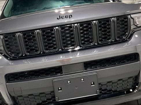 Used 2025 Jeep Grand Cherokee L Altitude AWD/4WD image 37