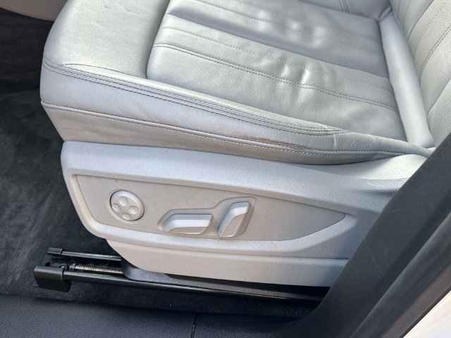 Used 2023 Audi Q5 2.0T Premium w/ Convenience Package AWD/4WD image 24