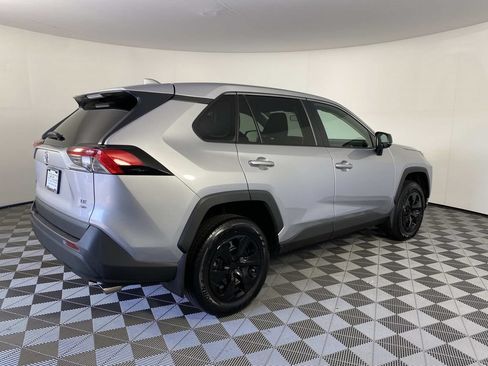 Used 2024 Toyota RAV4 LE AWD/4WD image 8