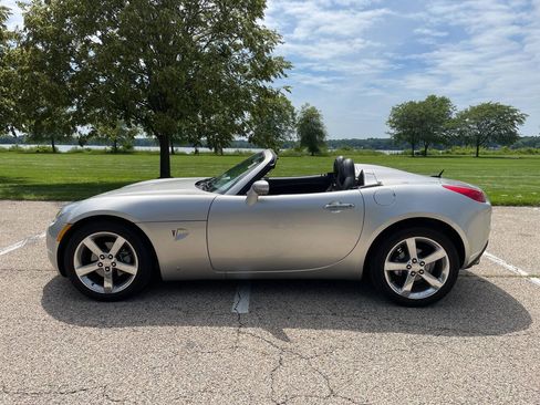 Used 2007 Pontiac Solstice GXP w/ Premium Package RWD image 33