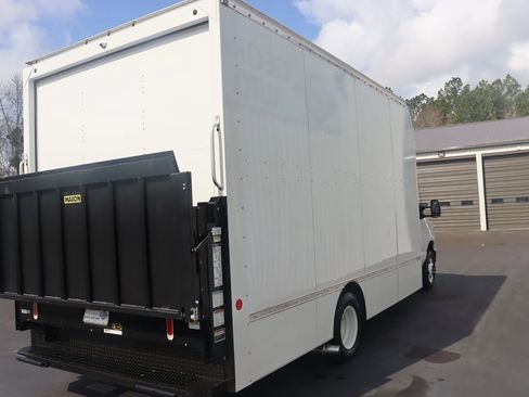 Used 2024 Ford E-350 and Econoline 350 Super Duty w/ Driver's Safety Package image 5