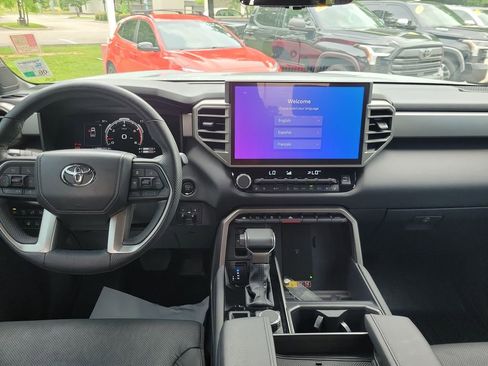Used 2025 Toyota Tundra Limited AWD/4WD image 17