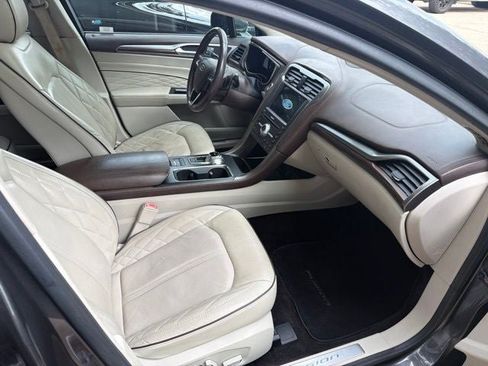 Used 2017 Ford Fusion Platinum FWD image 27