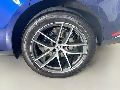 Certified 2023 Porsche Macan image 33