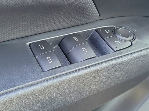 New 2026 Chevrolet Equinox EV LT image 12