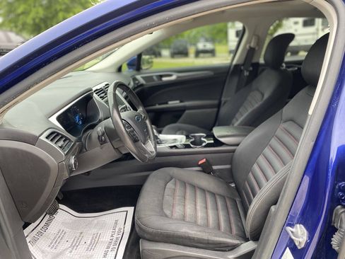 Used 2014 Ford Fusion SE w/ Equipment Group 201A FWD image 14