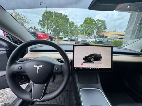 Used 2022 Tesla Model 3 Long Range AWD/4WD image 22