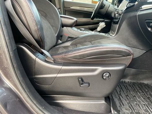 Used 2019 Jeep Grand Cherokee Trailhawk image 32