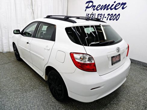 Used 2013 Toyota Matrix L FWD image 4
