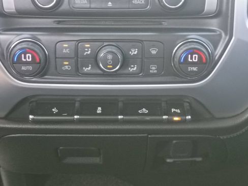 Used 2018 GMC Sierra 1500 SLE w/ SLE Value Package AWD/4WD image 32