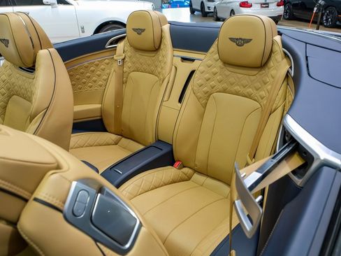 Used 2021 Bentley Continental GT image 36