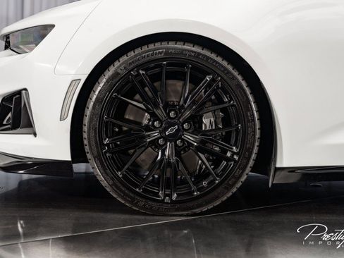 Used 2022 Chevrolet Camaro ZL1 image 15
