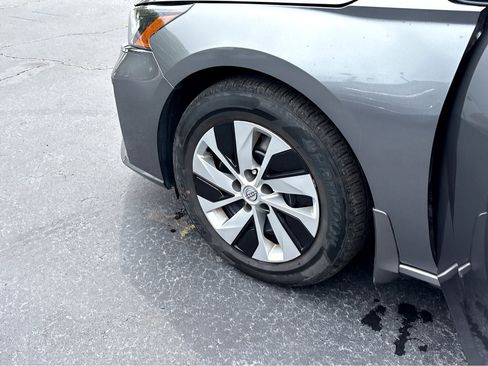 Used 2023 Nissan Altima 2.5 S FWD image 22