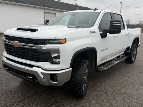 Used 2024 Chevrolet Silverado 3500 LT w/ Safety Package image 12
