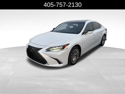 Used 2022 Lexus ES 350 Ultra Luxury w/ Accessory Package 2