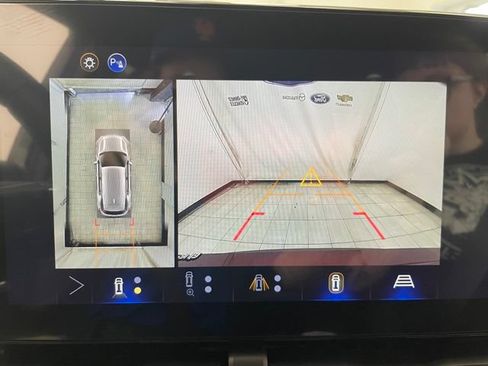 New 2026 Chevrolet Equinox LT w/ Safety and Technology Package AWD/4WD image 5
