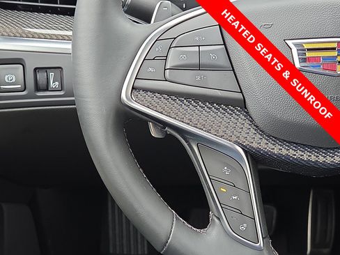 Used 2025 Cadillac XT5 Sportv w/ Technology Package image 21