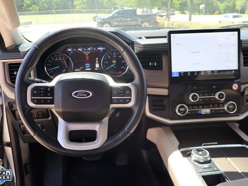 Used 2023 Ford Expedition Limited RWD image 19