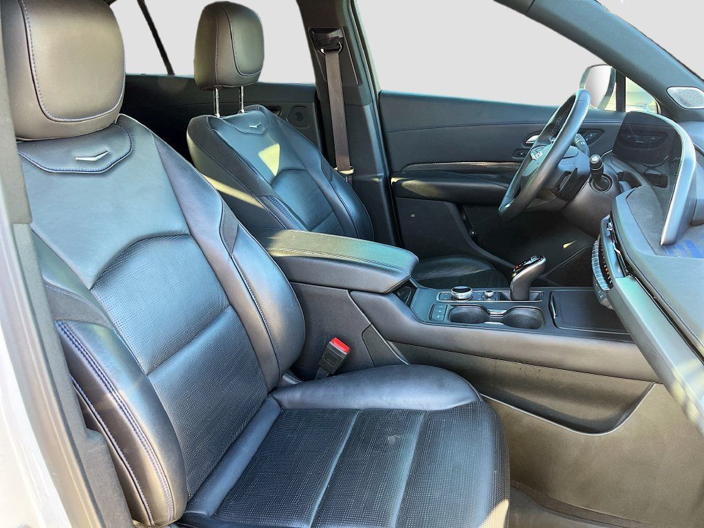 Used 2024 Cadillac XT4 Sport FWD image 28