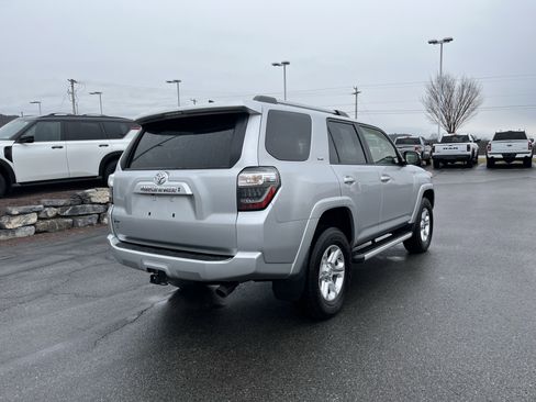 Used 2024 Toyota 4Runner SR5 Premium image 3