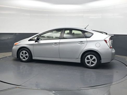 Used 2015 Toyota Prius Two image 7