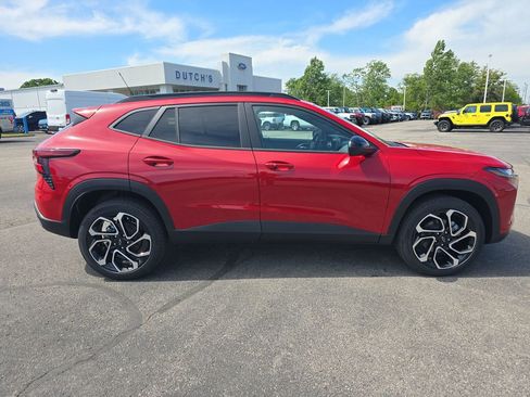 New 2026 Chevrolet Trax RS FWD image 6