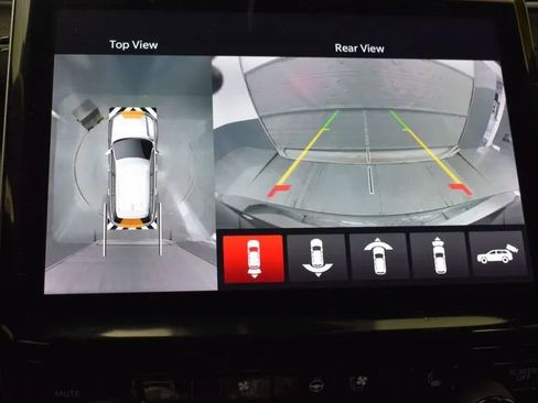 Used 2024 Jeep Grand Cherokee L Limited w/ Luxury Tech Group II image 37