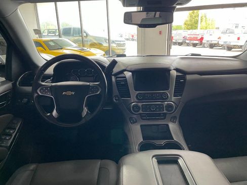 Used 2020 Chevrolet Suburban LT image 24
