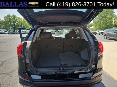 Certified 2023 GMC Terrain SLE w/ Driver Convenience Package AWD/4WD image 23