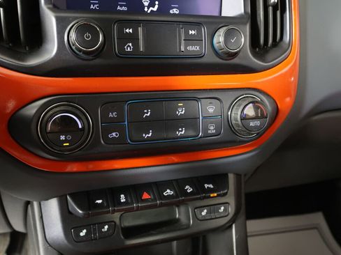 Used 2020 Chevrolet Colorado Z71 image 35