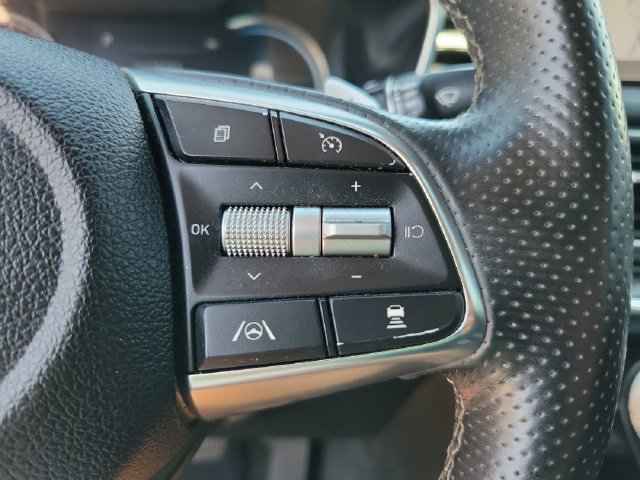 Used 2022 Genesis G70 2.0T RWD image 26