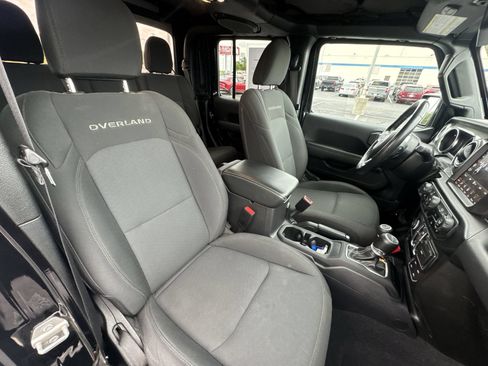 Used 2022 Jeep Gladiator Overland w/ Cold Weather Group AWD/4WD image 25