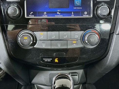 Used 2018 Nissan Rogue S w/ S Value Package AWD/4WD image 22