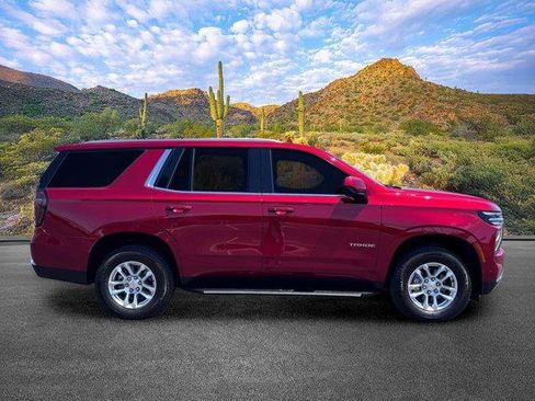 Used 2025 Chevrolet Tahoe LS RWD image 3