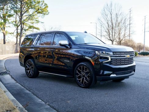 Used 2021 Chevrolet Tahoe Premier w/ Premium Package image 4