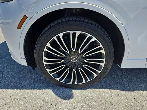 Used 2025 Lincoln Aviator Black Label image 9