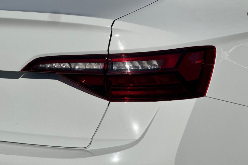 Used 2022 Volkswagen Jetta Sport FWD image 27