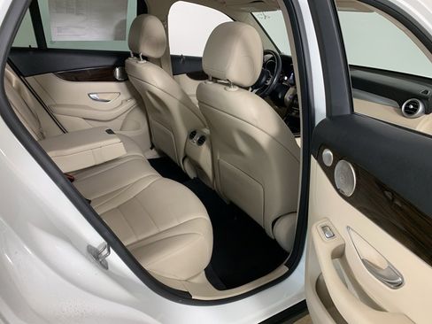 Used 2021 Mercedes-Benz GLC 300 image 36