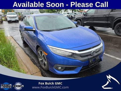 Used 2017 Honda Civic Touring image 3