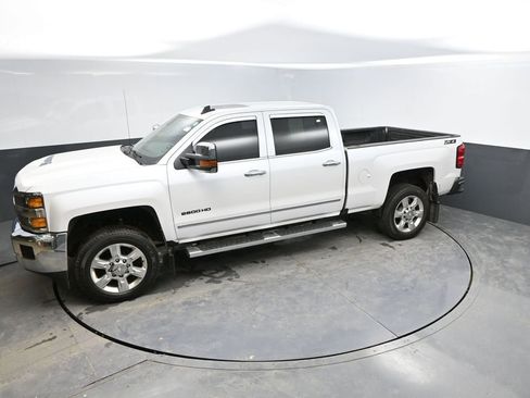 Used 2019 Chevrolet Silverado 2500 LTZ image 23