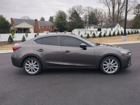 Used 2017 MAZDA MAZDA3 Touring image 3