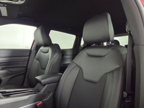 New 2026 Jeep Compass Latitude image 24